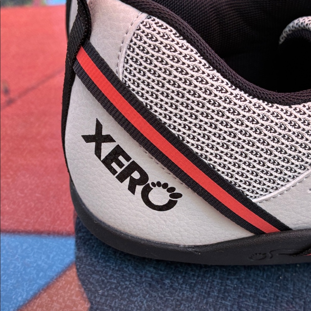 zero prio Stylish Sneakers with Blue and Red Accents in excellent condition - Picture 2 of 9